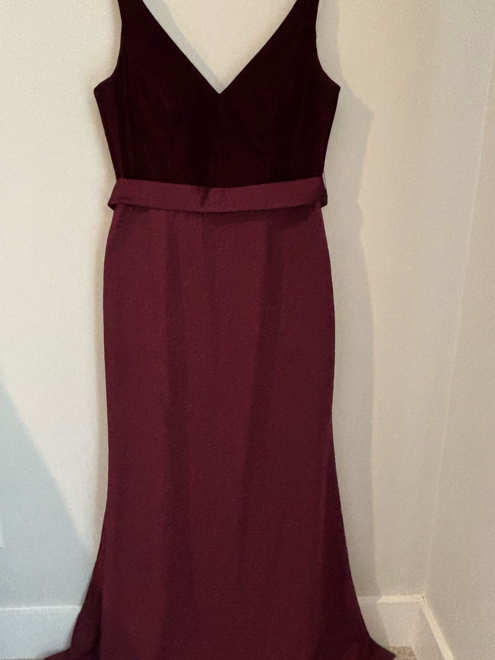 Vera Wang Two-Tone Burgundy V-Neck Asymmetrical Gown